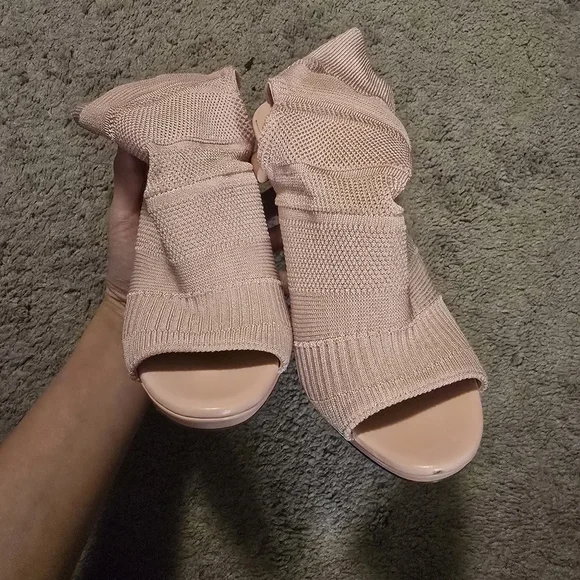 Christian Louboutin Blush Knit Peep-Toe Heels - Picture 2 of 5